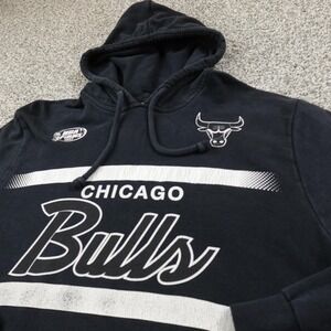Chicago Bulls Hoodie Mens Black NBA Basketball Pullover 1997 Graphic Sweatshirt